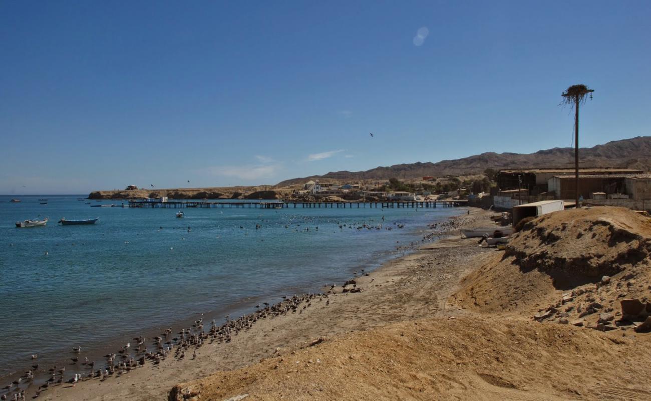 Bahia Tortugas Beach'in fotoğrafı kahverengi kum yüzey ile