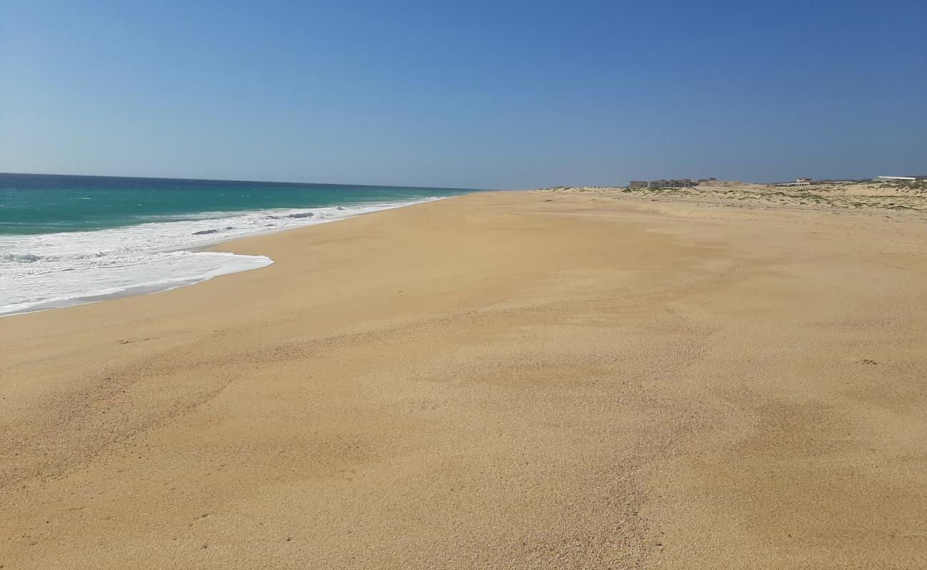 Playa El Suspiro'in fotoğrafı parlak ince kum yüzey ile