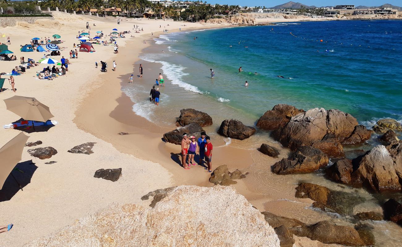 Playa el Chileno'in fotoğrafı parlak kum yüzey ile