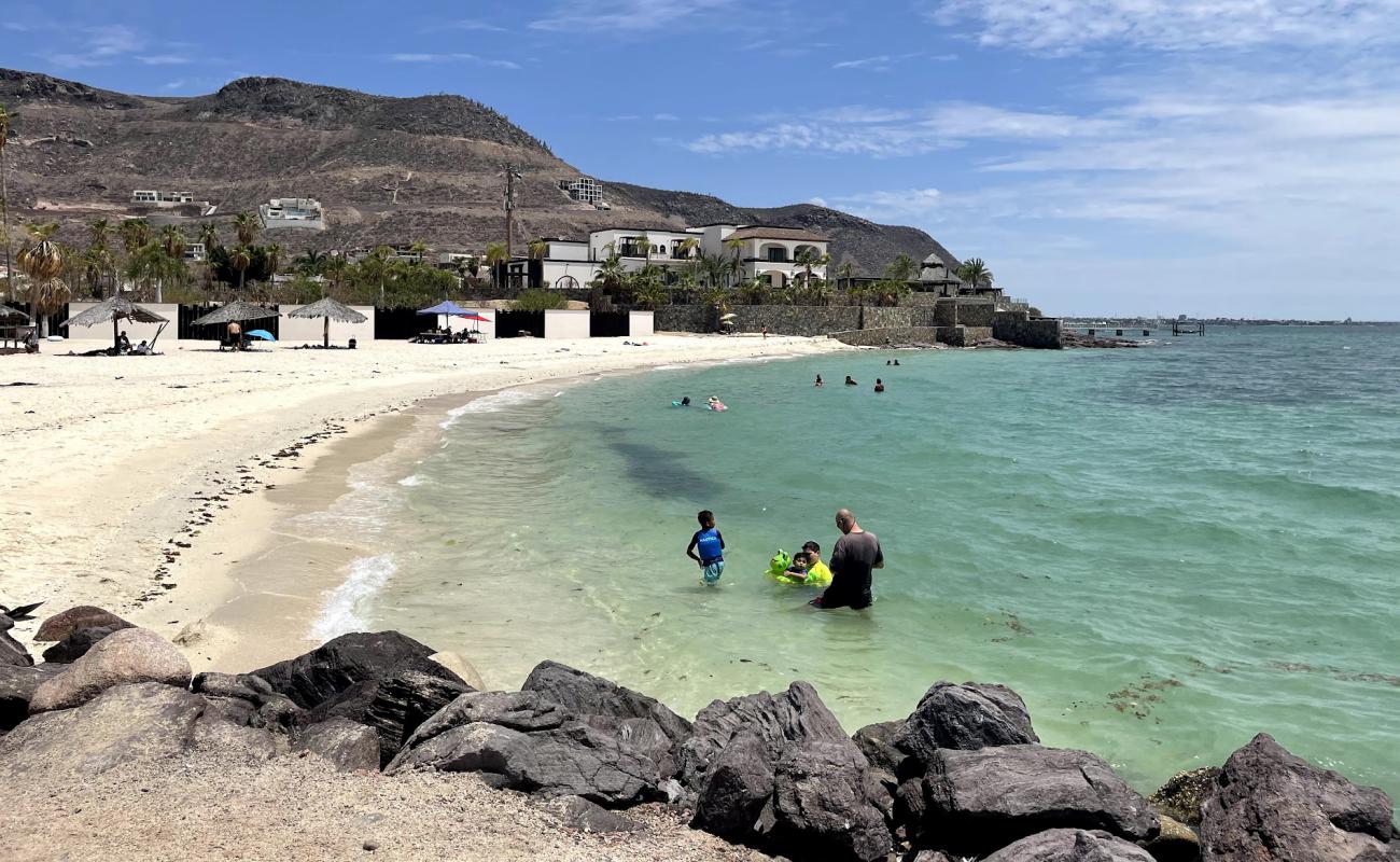 Playa El Caimancito'in fotoğrafı i̇nce bej kum yüzey ile