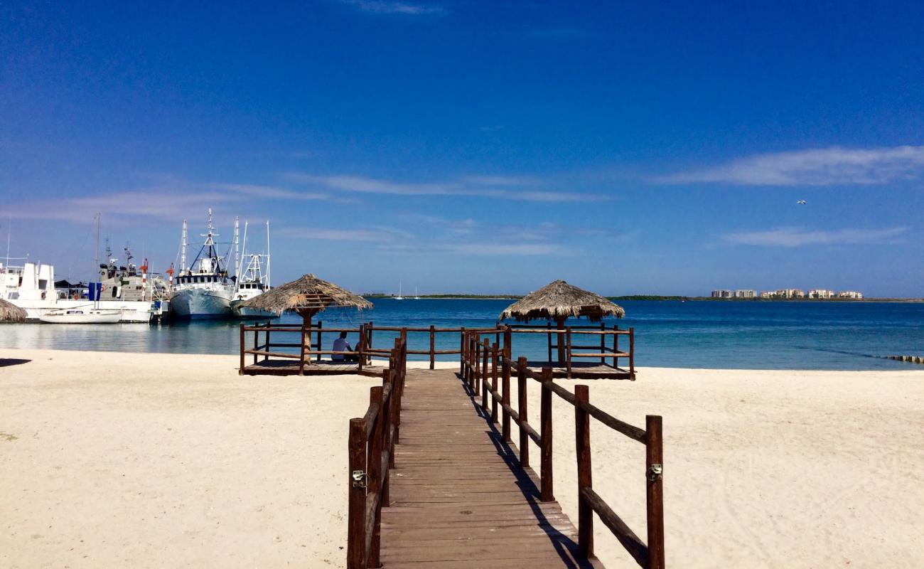 Playa La Paz'in fotoğrafı açık bej kum yüzey ile