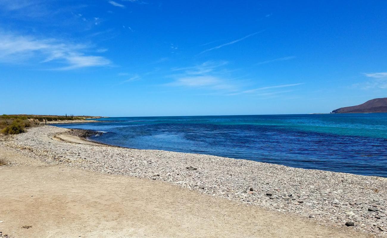 Playa La Picazon'in fotoğrafı gri kum ve çakıllar yüzey ile