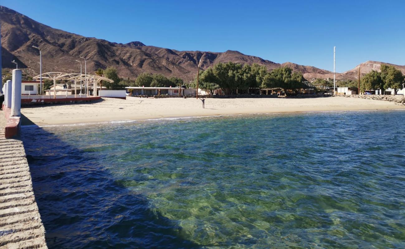 Playa Bahia de los Angeles'in fotoğrafı açık bej kum yüzey ile