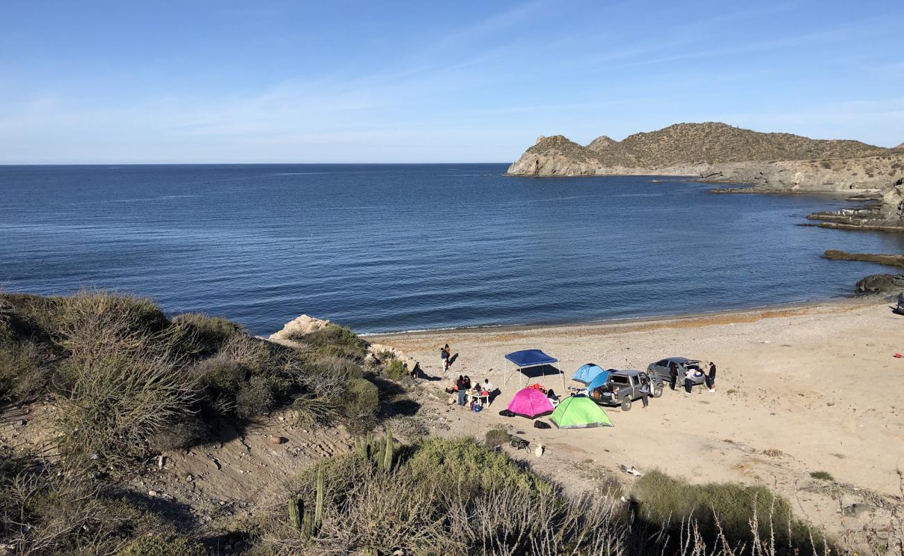 La brecha sonora beach'in fotoğrafı gri kum ve çakıllar yüzey ile