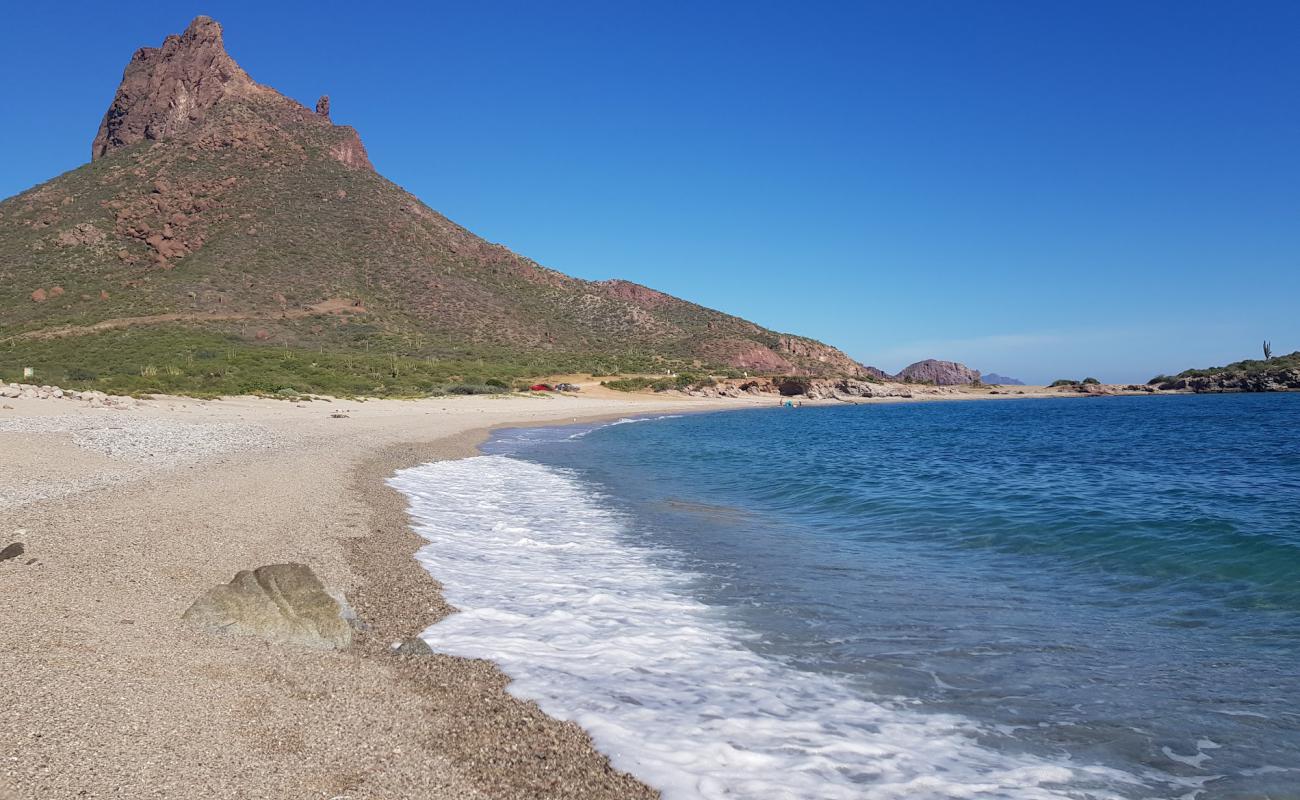 Piedras beach'in fotoğrafı küçük bej çakıl yüzey ile