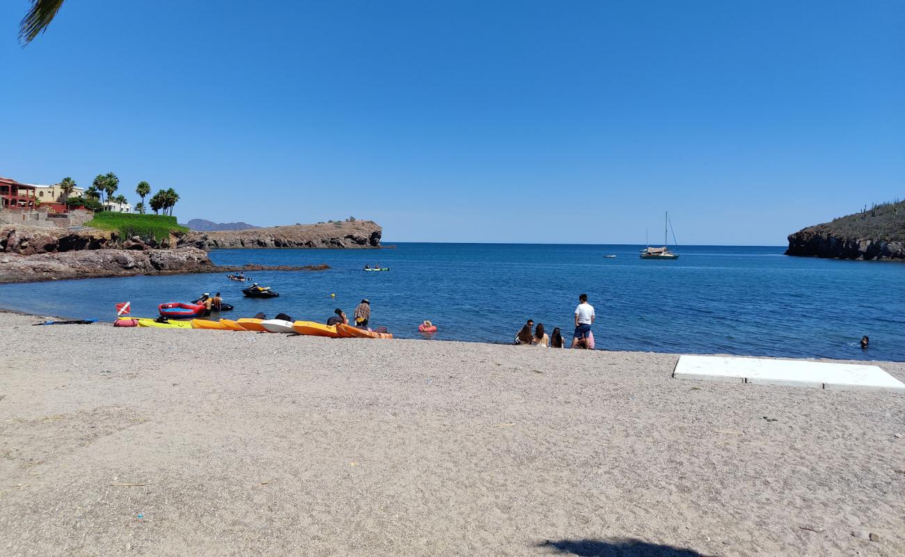Marinaterra beach'in fotoğrafı gri çakıl taşı yüzey ile