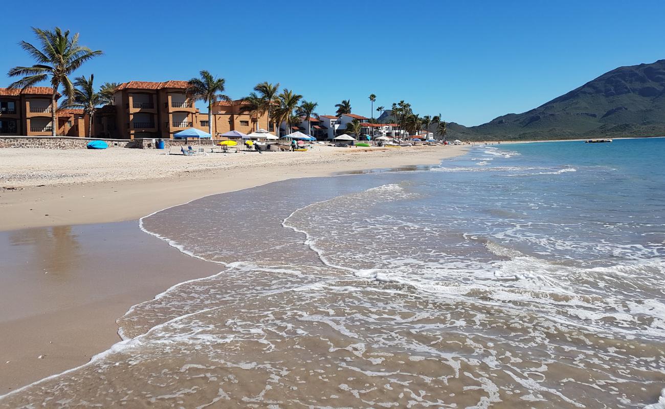 Playa San Carlos'in fotoğrafı açık bej kum yüzey ile