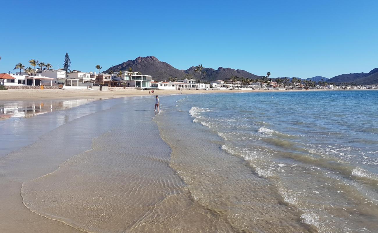 Miramar beach'in fotoğrafı açık bej kum yüzey ile
