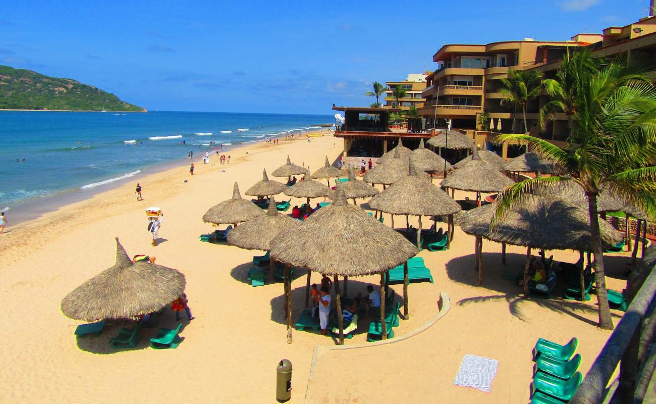 Gaviotas beach'in fotoğrafı parlak ince kum yüzey ile