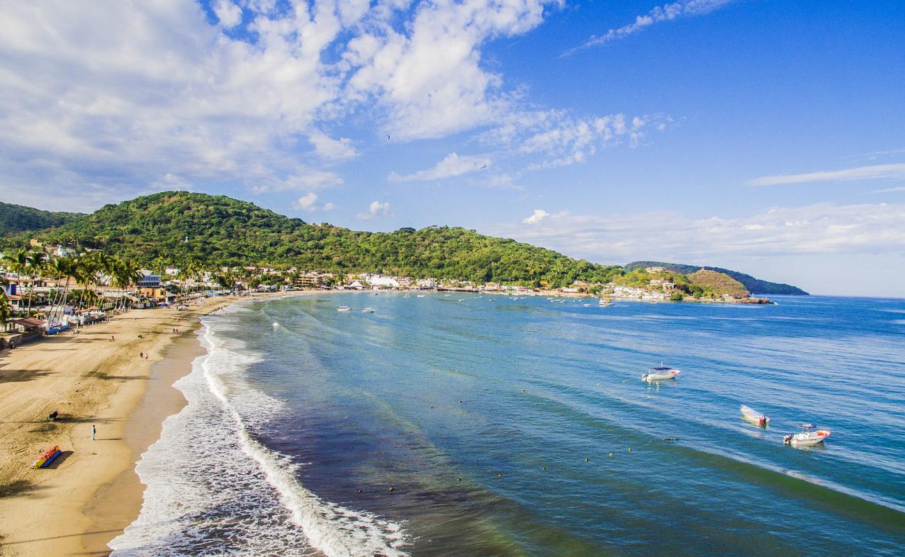 Guayabitos Plajı'in fotoğrafı parlak kum yüzey ile