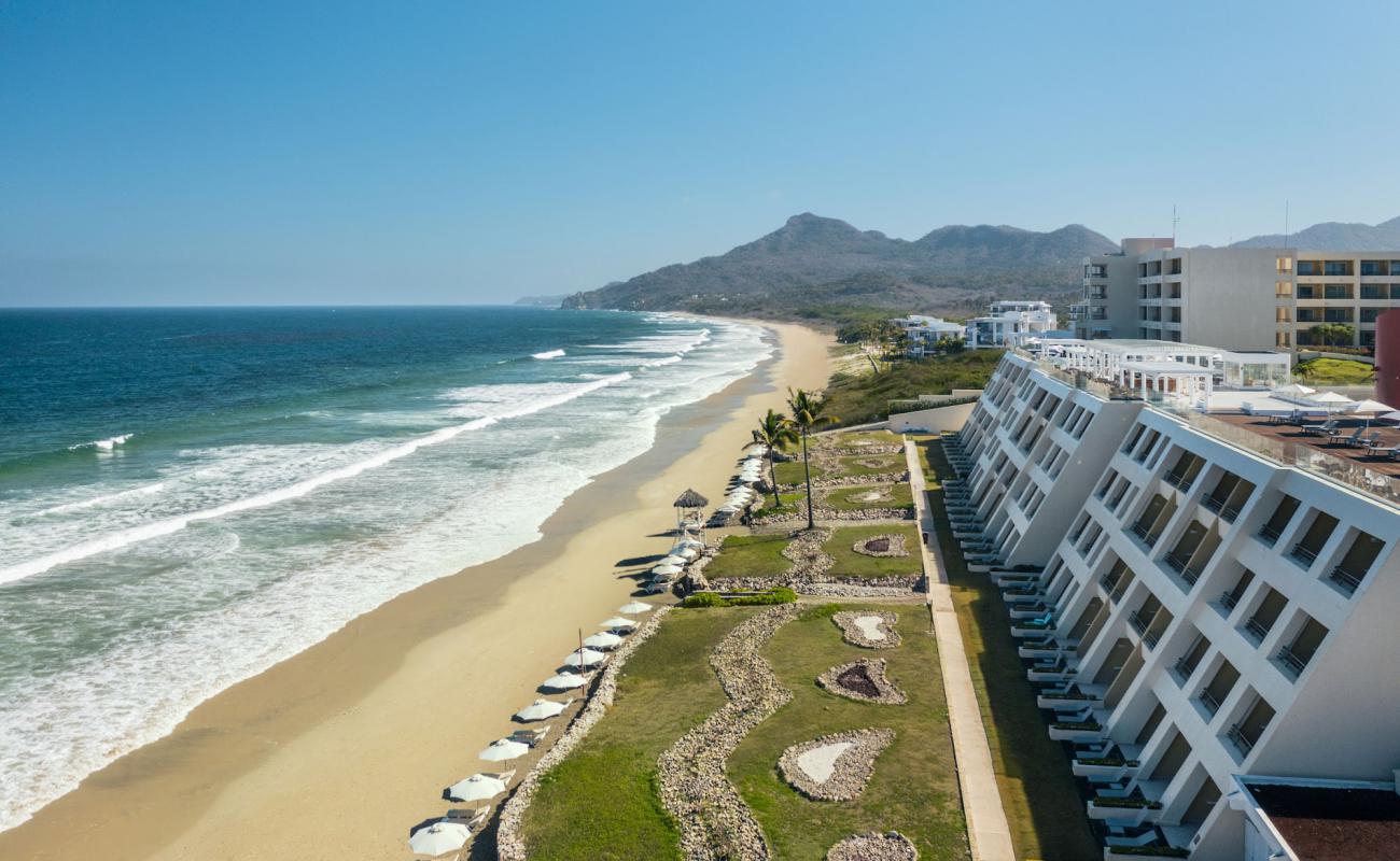 Lobo beach'in fotoğrafı açık bej kum yüzey ile