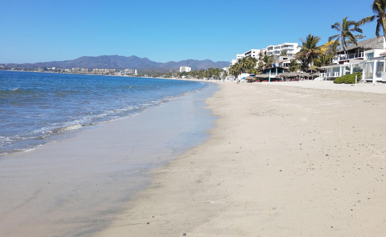 Bucerias beach'in fotoğrafı açık bej kum yüzey ile