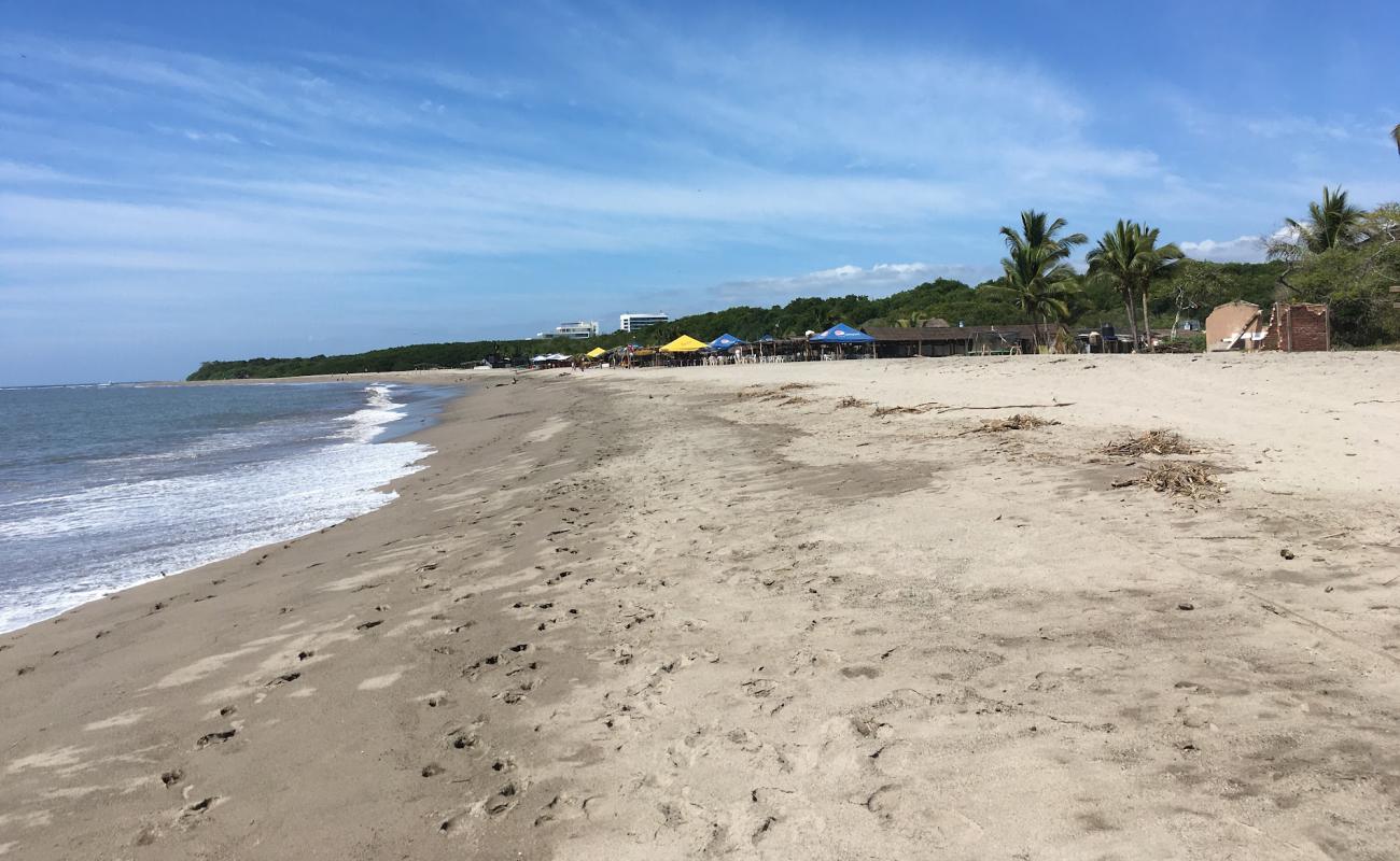 Ramada beach'in fotoğrafı bej kum ve çakıl yüzey ile