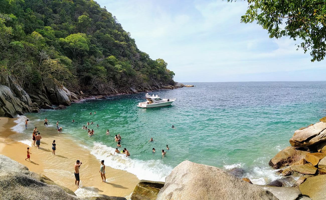 Colomitos beach'in fotoğrafı i̇nce bej kum yüzey ile