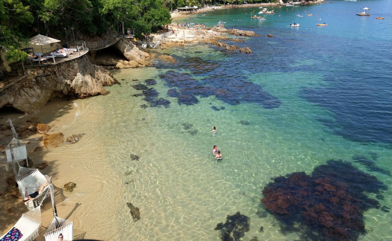 Caletas beach'in fotoğrafı parlak kum yüzey ile