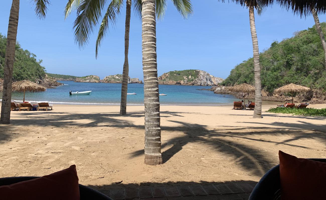 Caleta Blanca beach'in fotoğrafı açık bej kum yüzey ile