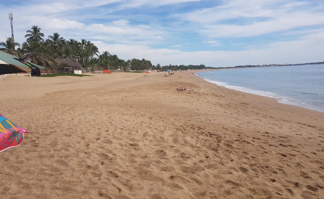 Playa De Melaque'in fotoğrafı i̇nce kahverengi kum yüzey ile