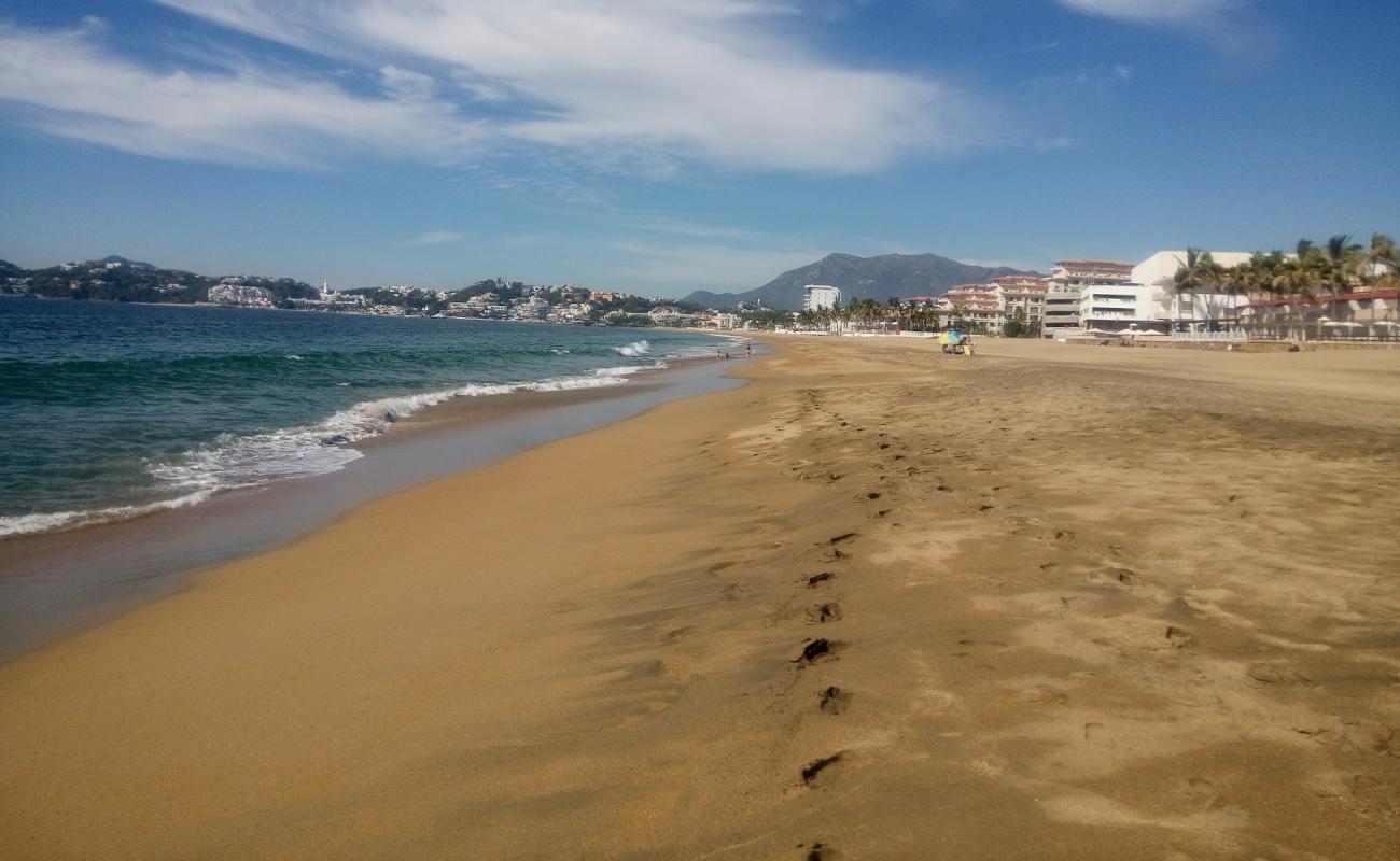 Playa Olas Altas'in fotoğrafı i̇nce kahverengi kum yüzey ile