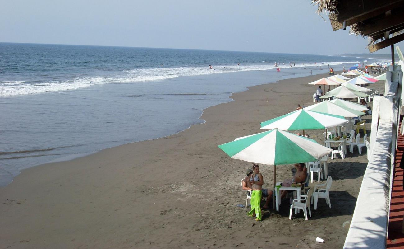 Playa de Cuyutlan II'in fotoğrafı kahverengi kum yüzey ile