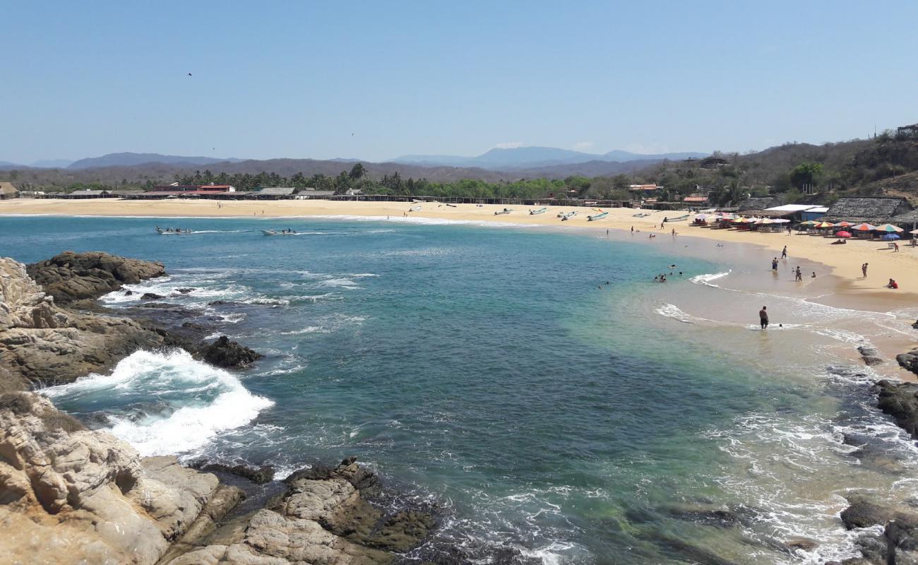 Playa el Faro'in fotoğrafı parlak ince kum yüzey ile