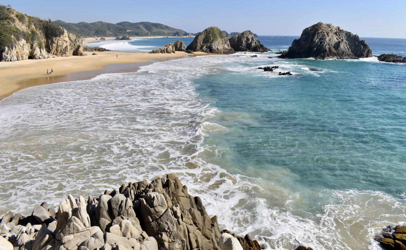 Playa la Llorona'in fotoğrafı i̇nce bej kum yüzey ile