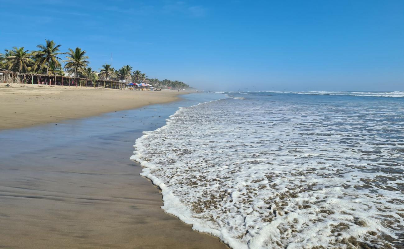 Playa Azul Michoacan'in fotoğrafı kahverengi kum yüzey ile