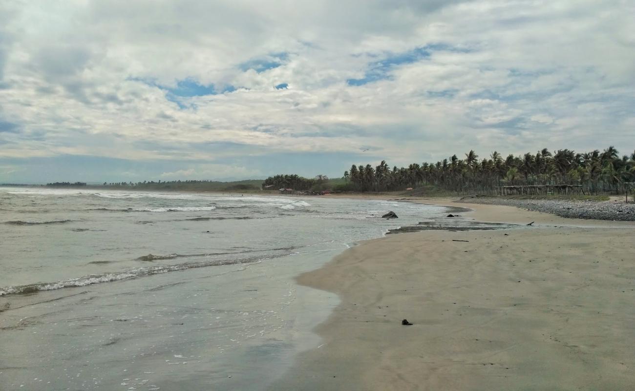 Atracadero Beach'in fotoğrafı kahverengi kum yüzey ile