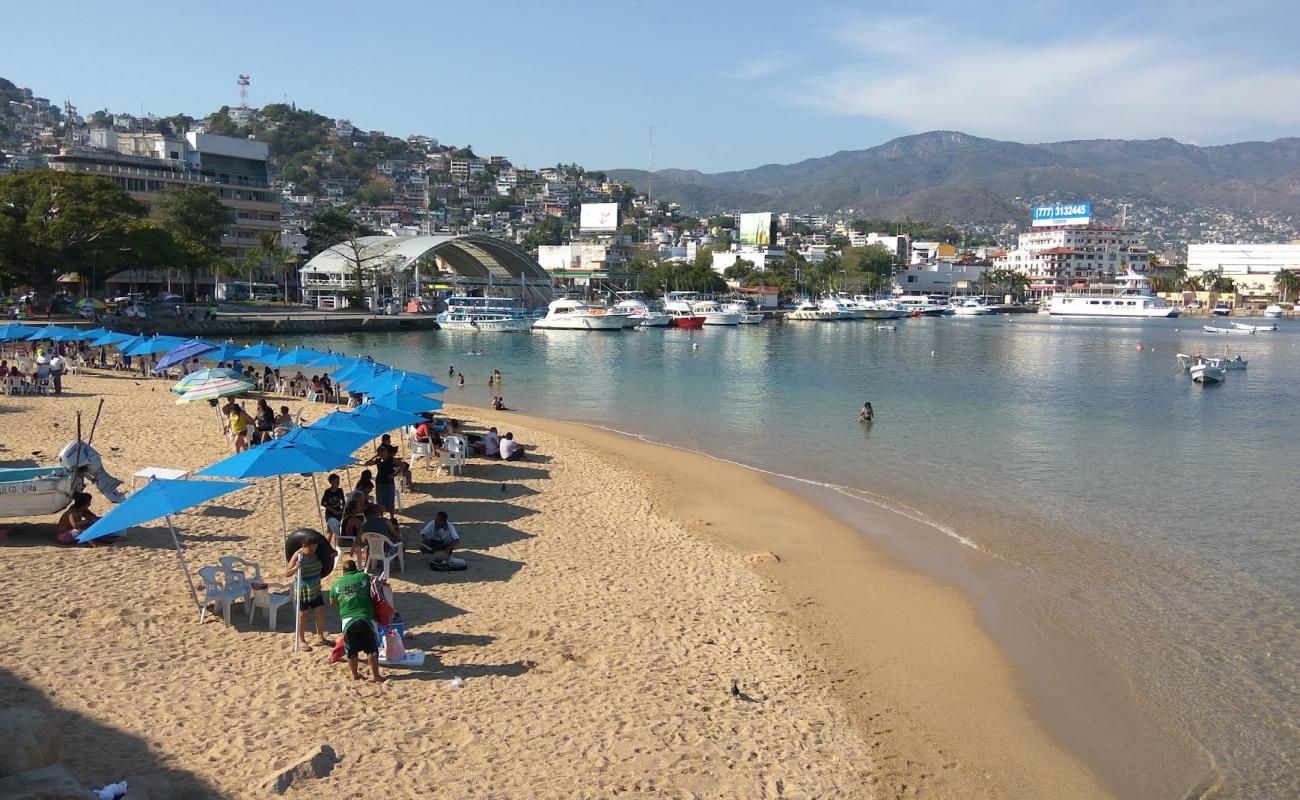 Playa Tlacopanocha'in fotoğrafı i̇nce bej kum yüzey ile