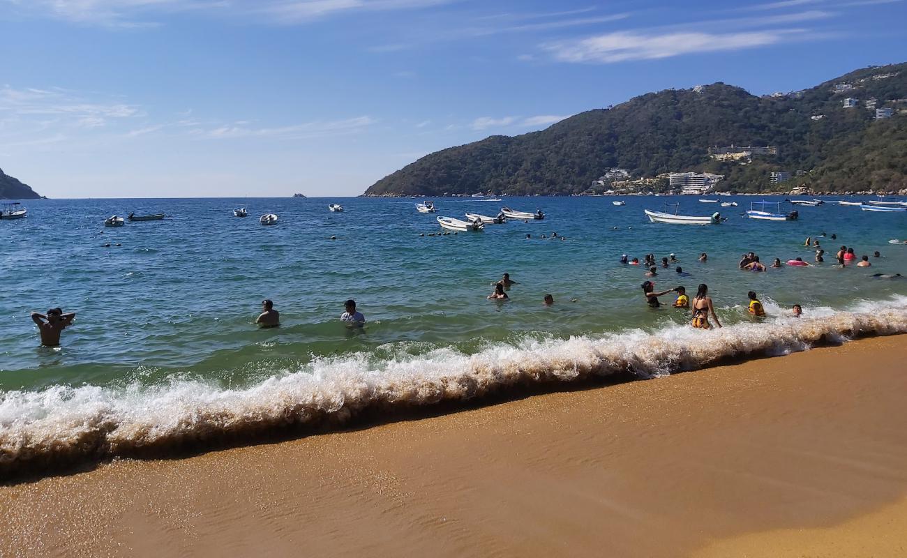 Playa Puerto Marques'in fotoğrafı parlak kum yüzey ile