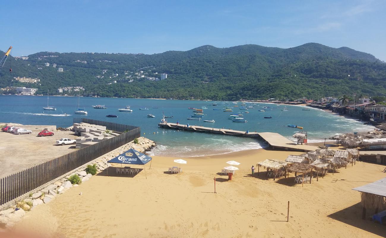 Playa Hermosa'in fotoğrafı parlak kum yüzey ile