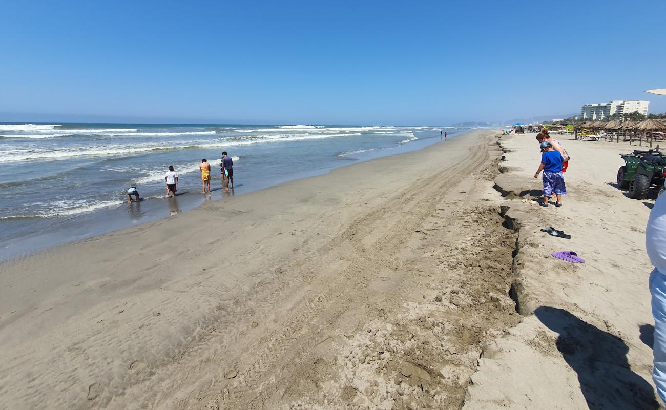 Playa La Bonfil'in fotoğrafı i̇nce bej kum yüzey ile