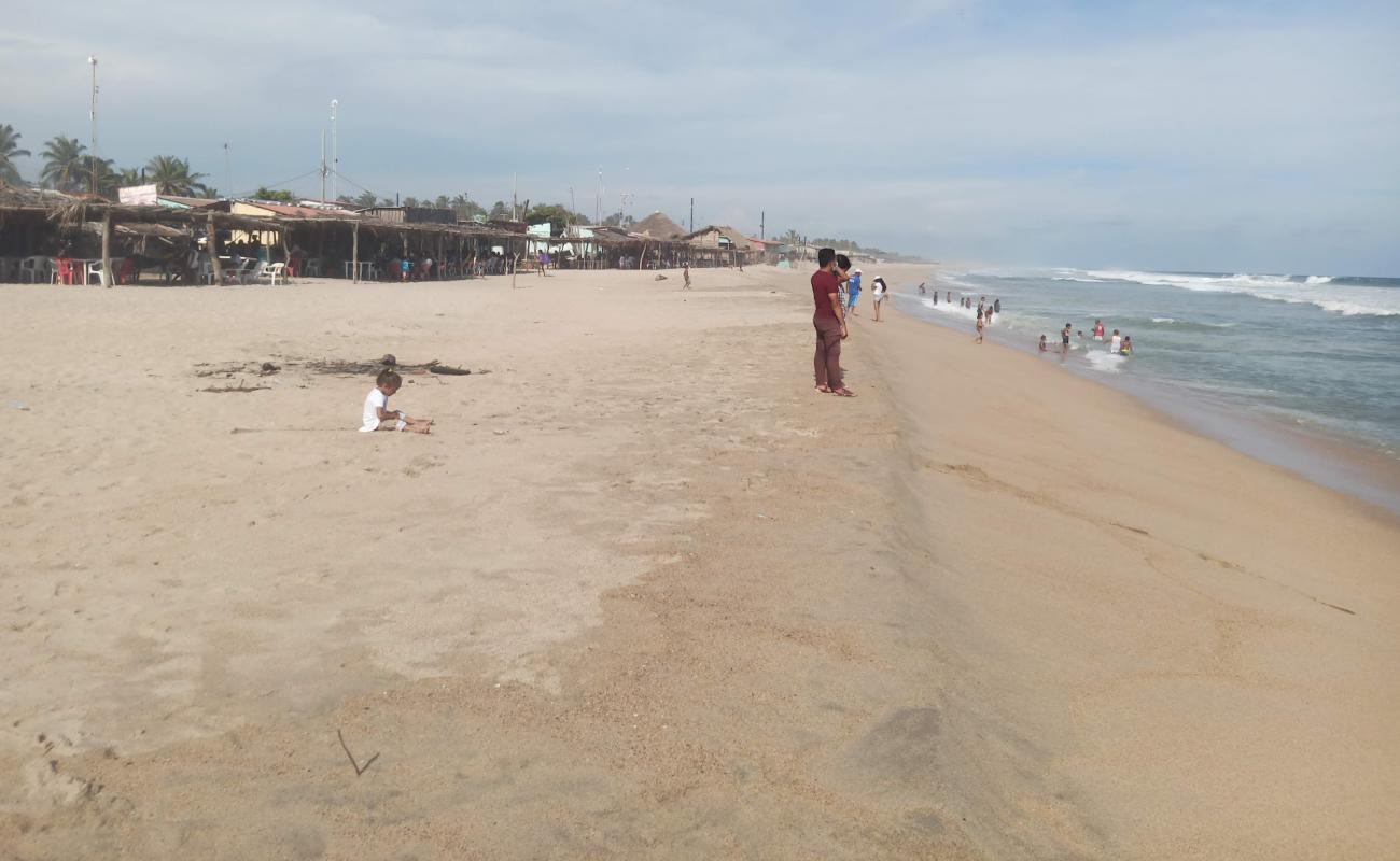 Playa Las Ramaditas'in fotoğrafı açık bej kum yüzey ile