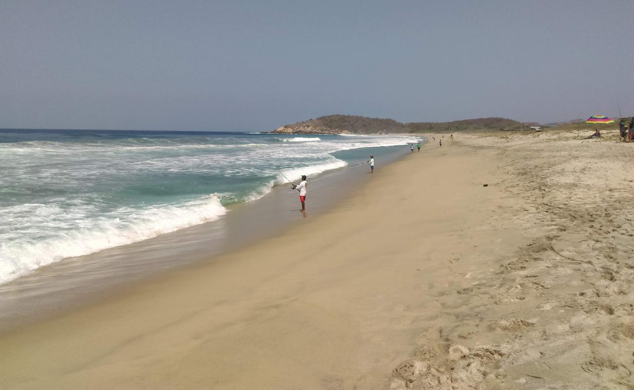 Playa la Encomienda'in fotoğrafı parlak kum yüzey ile