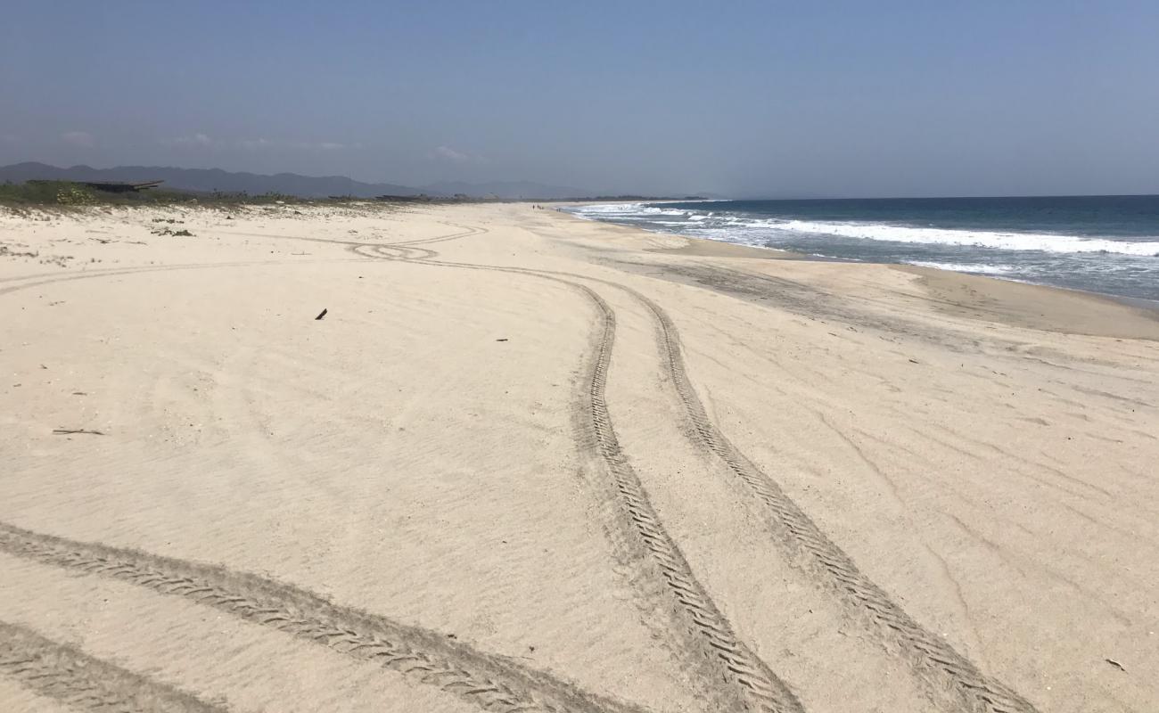 Playa la Roca'in fotoğrafı parlak ince kum yüzey ile