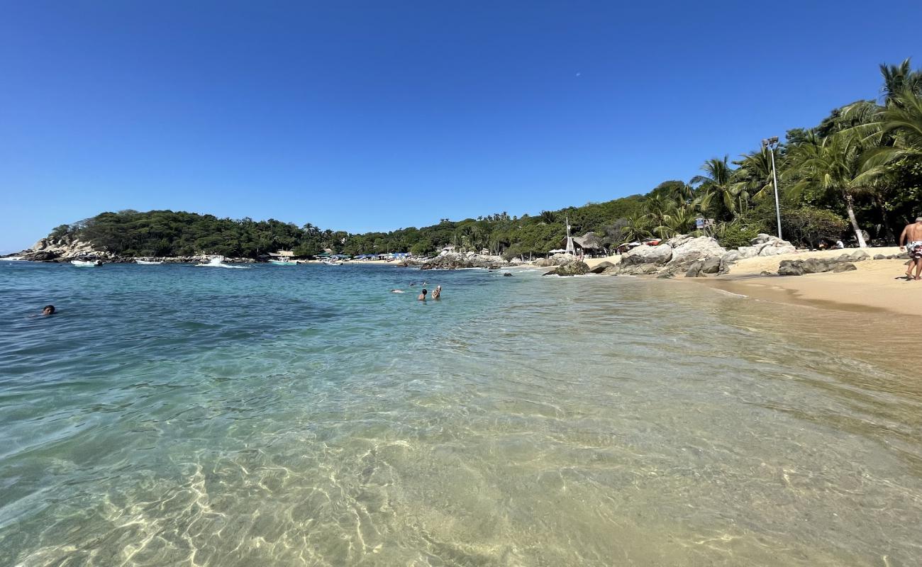 Playa Manzanillo'in fotoğrafı i̇nce bej kum yüzey ile
