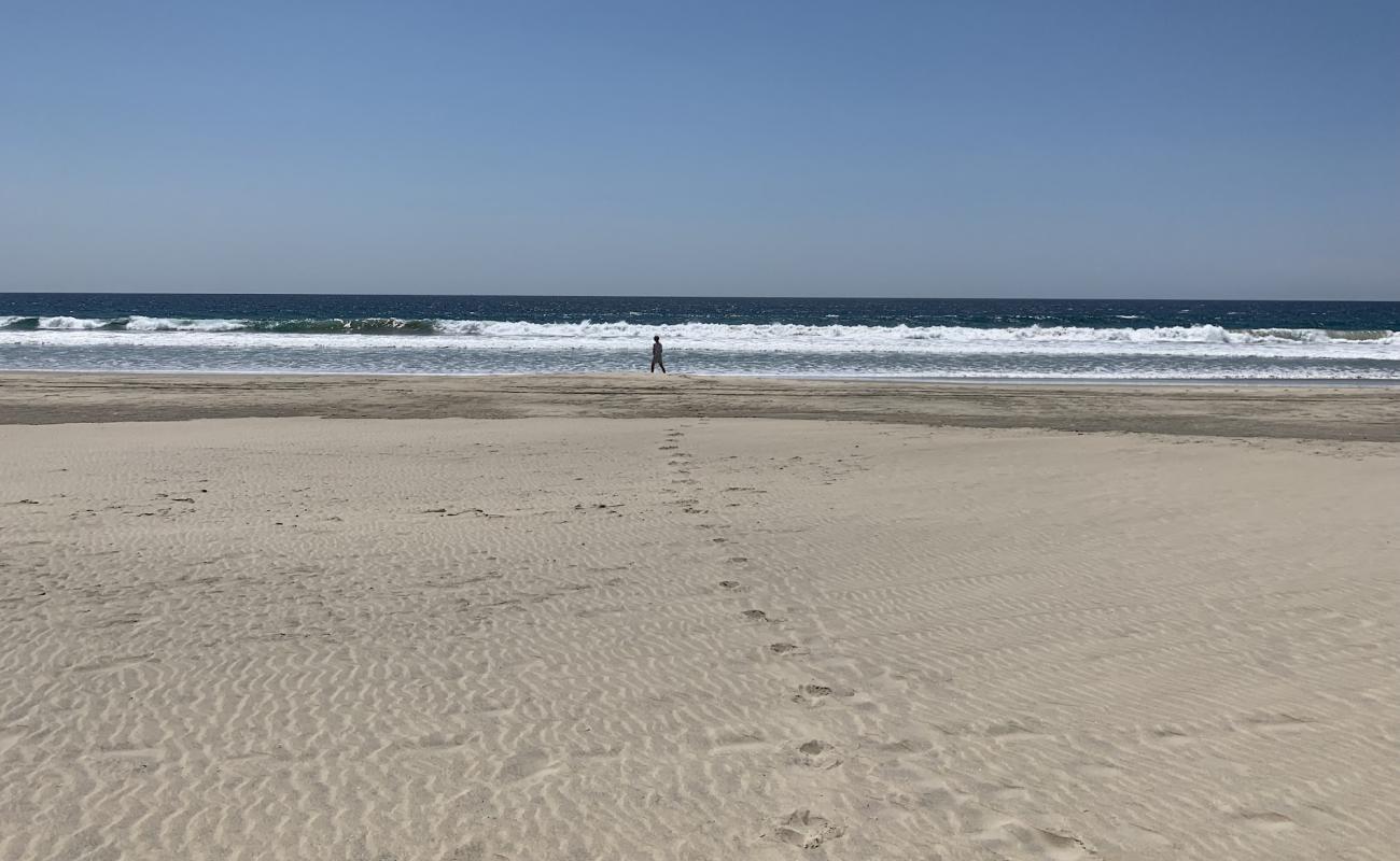 Playa El Tomatal'in fotoğrafı parlak ince kum yüzey ile