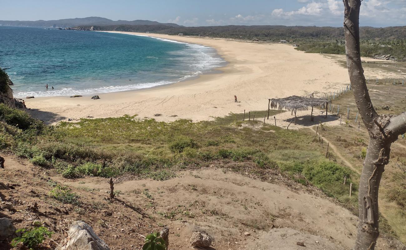 Tahueca beach'in fotoğrafı parlak ince kum yüzey ile