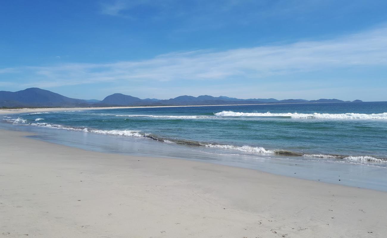 Playa Rio seco Huamelula'in fotoğrafı i̇nce bej kum yüzey ile