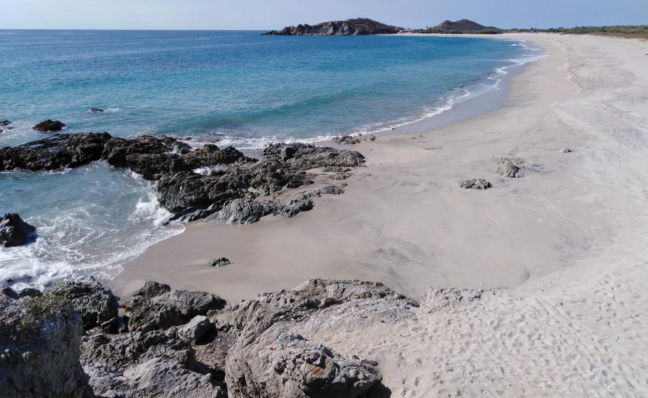 Santiago Astata beach'in fotoğrafı i̇nce bej kum yüzey ile