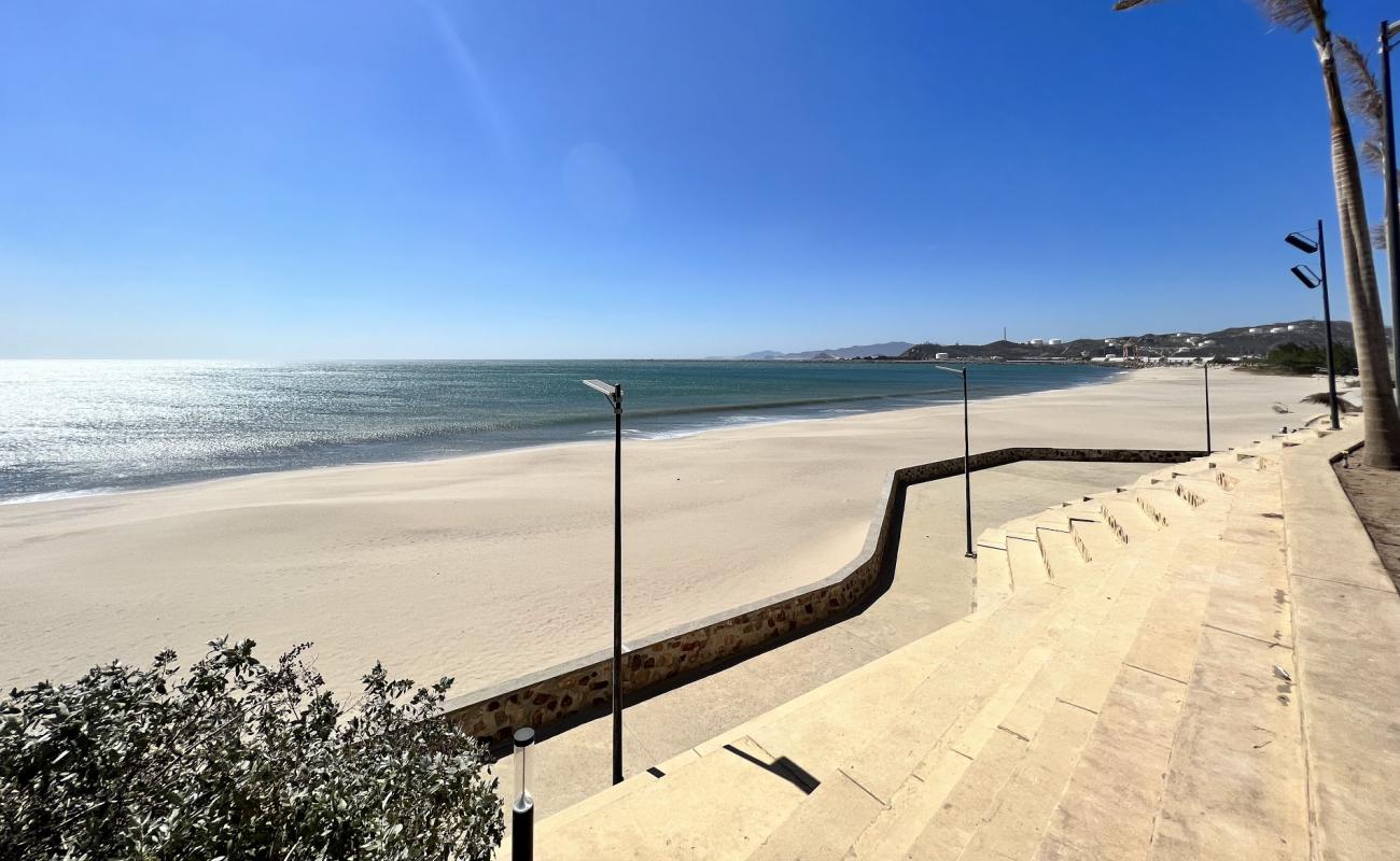 Salina Cruz beach'in fotoğrafı gri kum yüzey ile