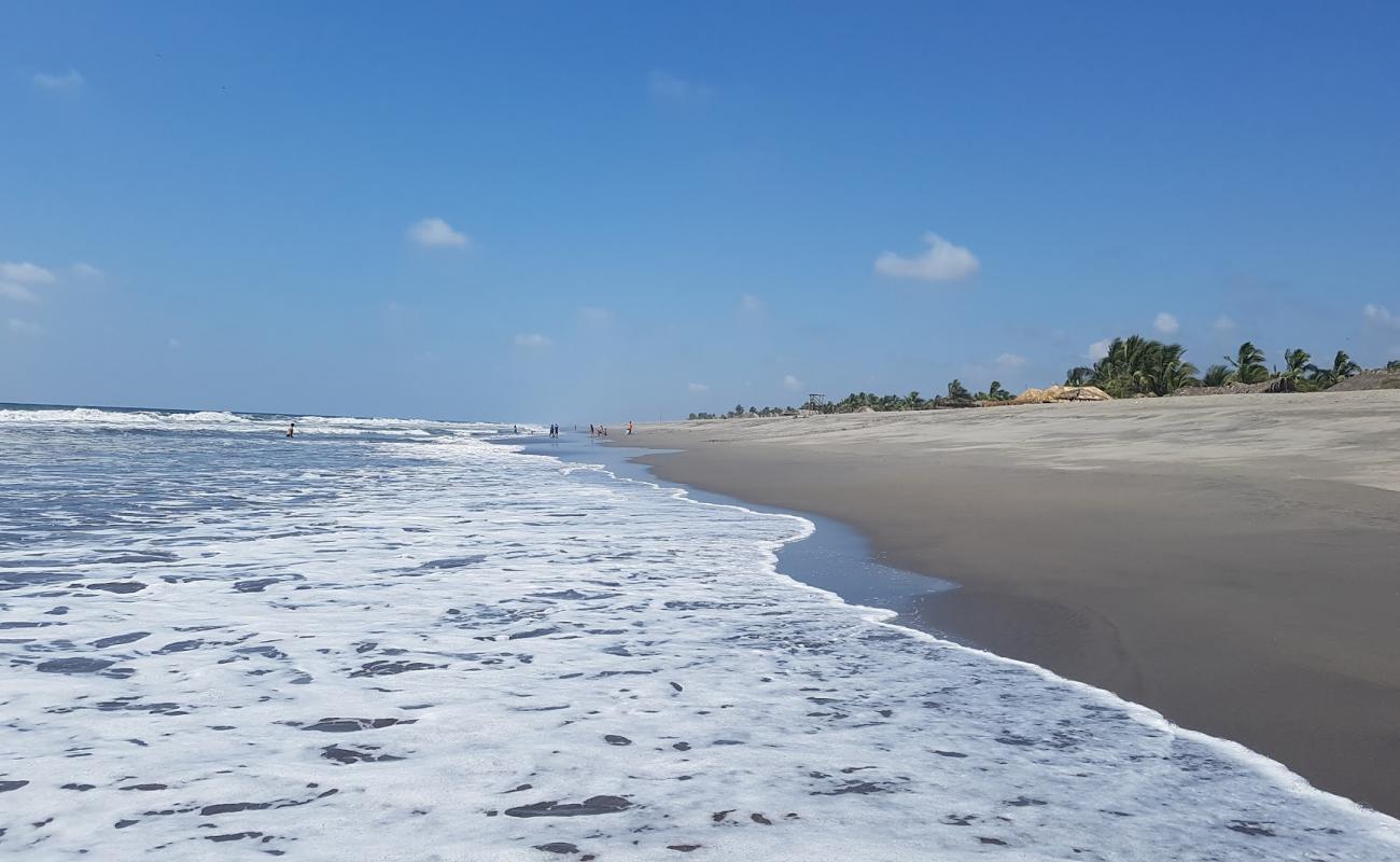 Gancho Suchiate beach'in fotoğrafı gri kum yüzey ile