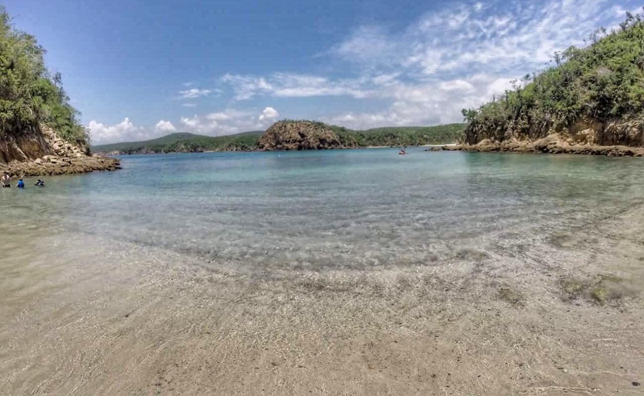 Paraiso beach'in fotoğrafı kayalık arazi yüzey ile