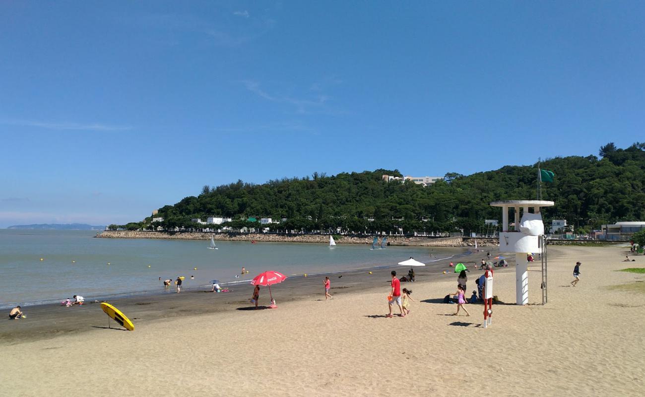 Hac Sa Beach'in fotoğrafı gri kum yüzey ile