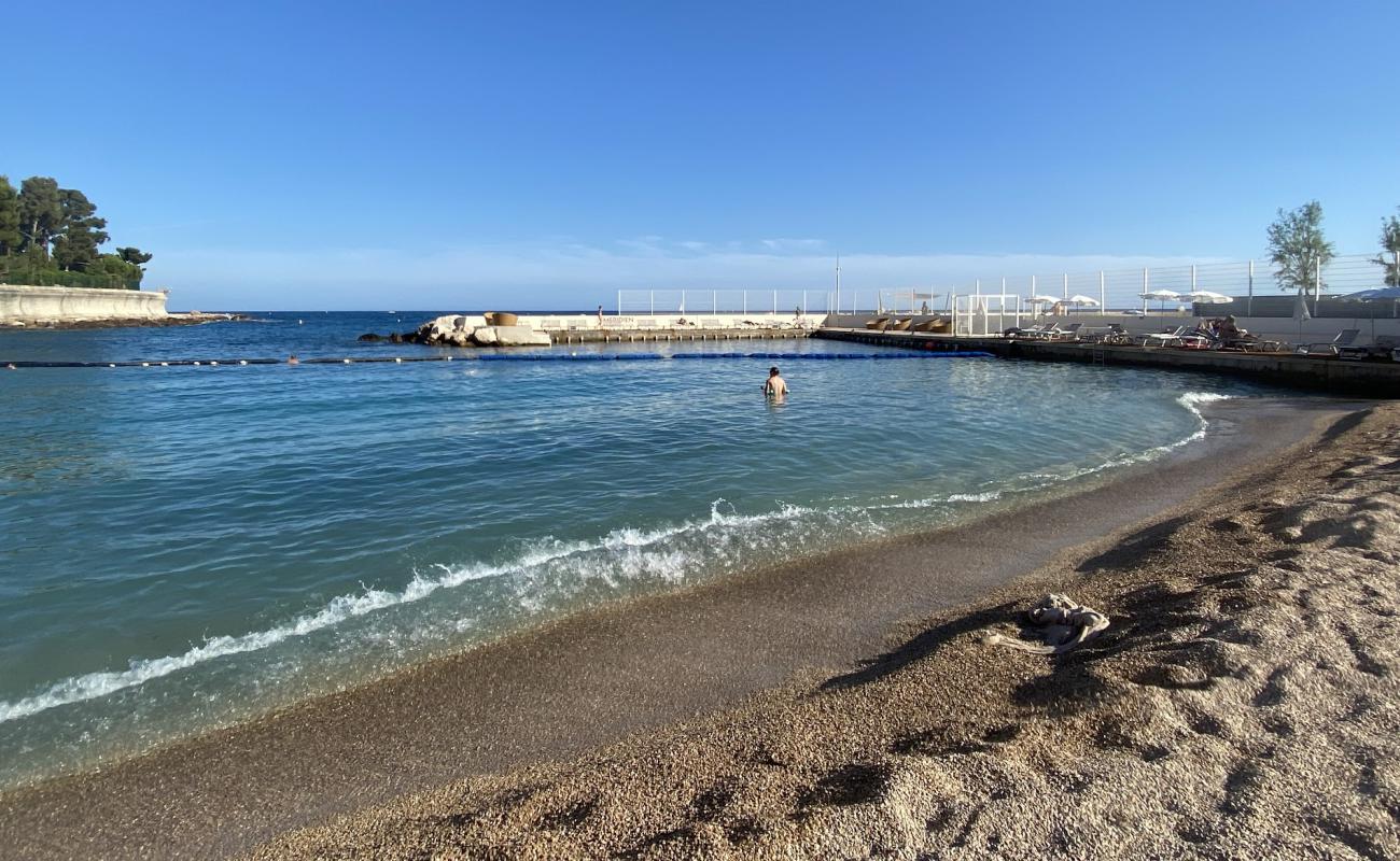 Le Meridien Beach'in fotoğrafı hafif ince çakıl taş yüzey ile