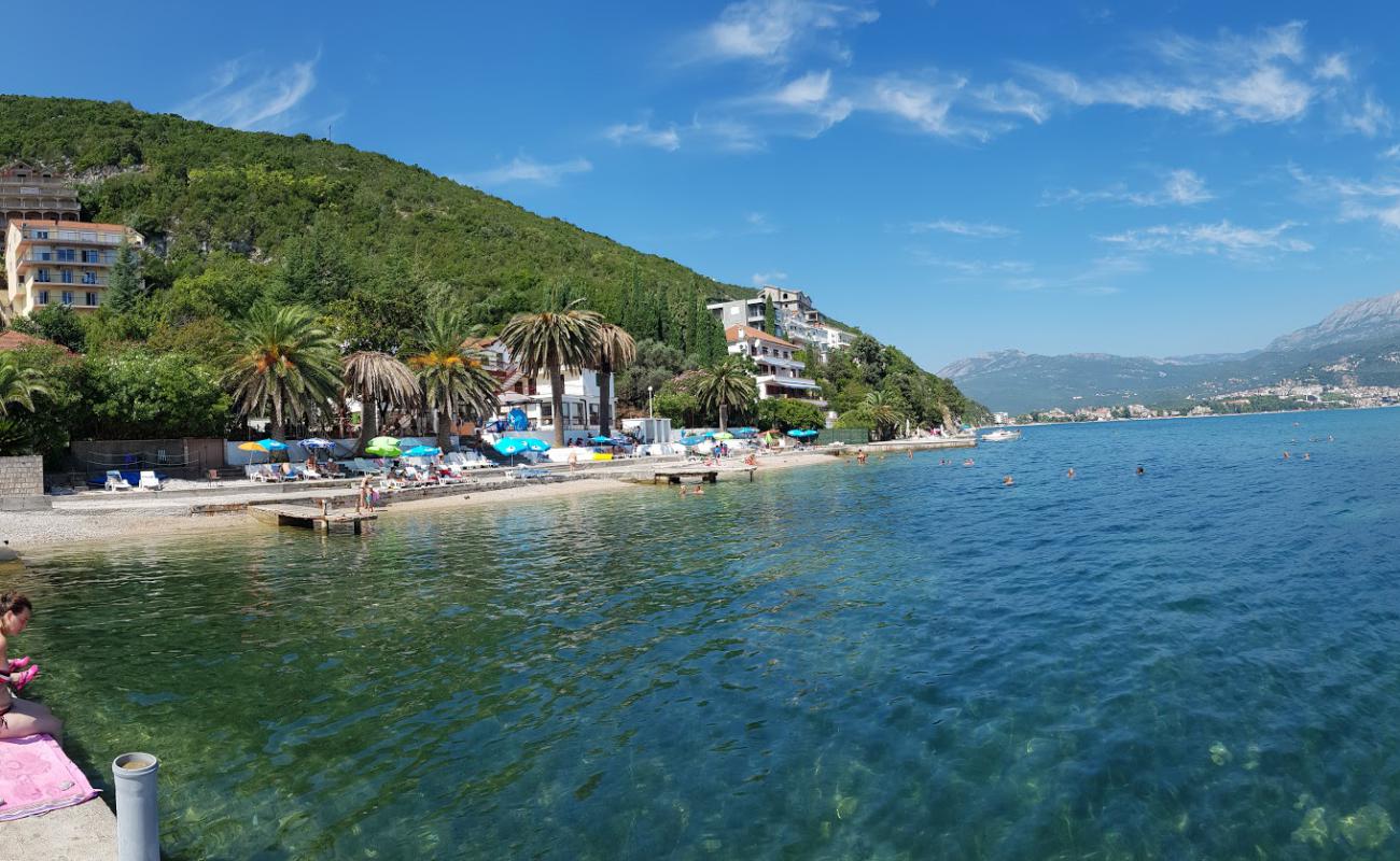 Njivice II beach'in fotoğrafı hafif çakıl yüzey ile