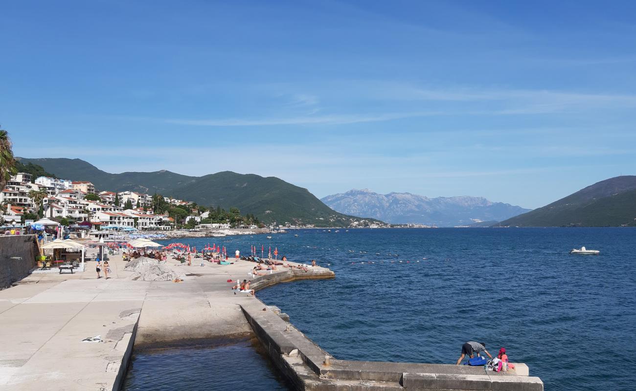 Bla Bla beach'in fotoğrafı beton kapak yüzey ile