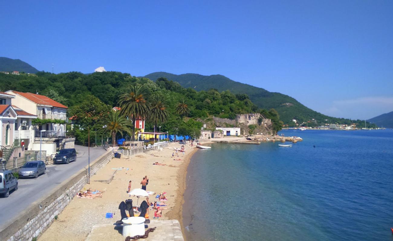 Meljine Beach'in fotoğrafı bej çakıl yüzey ile