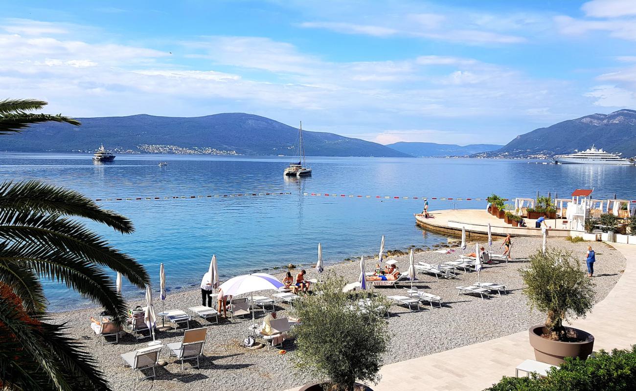 Palma beach'in fotoğrafı küçük gri çakıllar yüzey ile