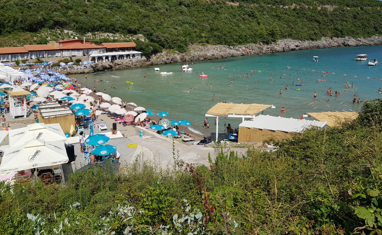 Trsteno beach'in fotoğrafı parlak kum yüzey ile