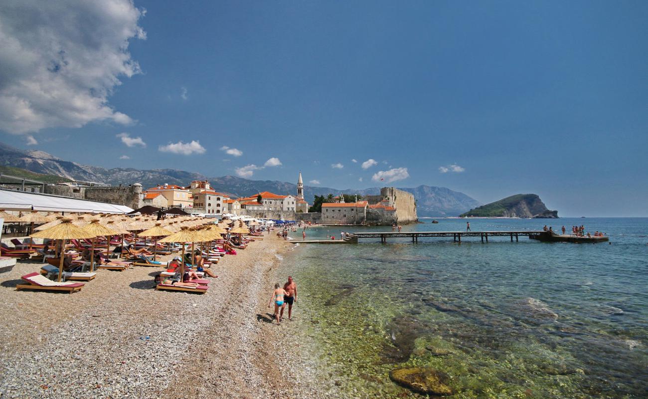 Plazha Richardova Glava'in fotoğrafı çakıl ile kum yüzey ile